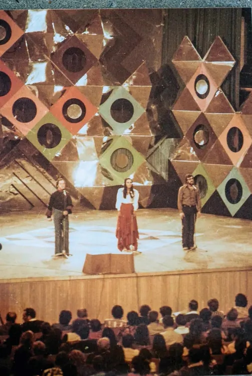 אפרים שמיר, ירדנה ארזי וחנן יובל מבצעים את &quot;ליל חניה&quot; בפסטיבל הזמר 1973 (צילום: אמיתי לבון)