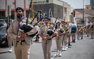 אילוסטרציה: הקהילה הנוצרית חוגגת פסחא בחיפה, 10 באפריל 2022 (צילום: Shir Torem/Flash90) אילוסטרציה: הקהילה הנוצרית חוגגת פסחא בחיפה, 10 באפריל 2022 (צילום: Shir Torem/Flash90)