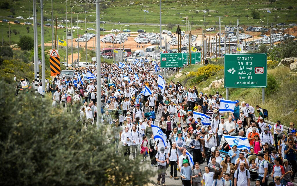 אלפי פעילי ימין צועדים בשומרון לאביתר, 10 לאפריל 2023 (צילום: שראיה דיאמנט, פלאש 90)
