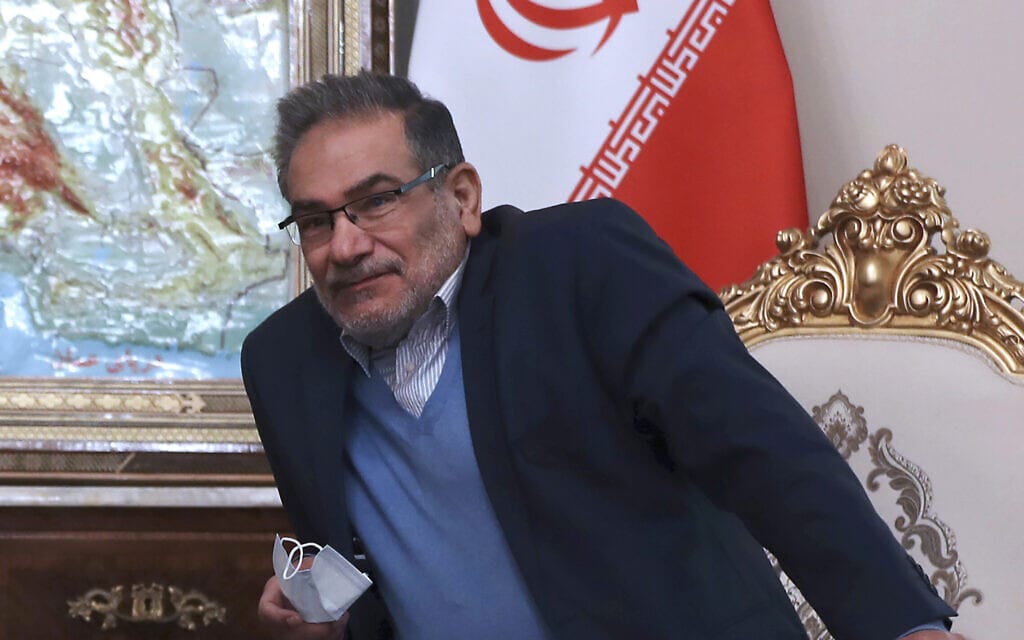 מזכיר המועצה הבטחונית העליונה של איראן עלי שמחאני (צילום: AP Photo/Vahid Salemi)
