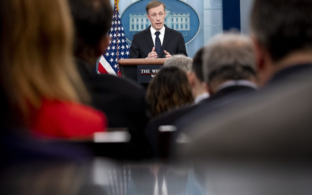 היועץ לביטחון לאומי של ארה&quot;ב ג&#039;ייק סאליבן במסיבת עיתונאים בבית הלבן, 24 באפריל 2023 (צילום: AP Photo/Andrew Harnik)