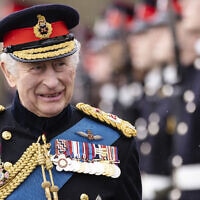 מלך בריטניה צ'ארלס השלישי במצעד של האקדמיה הצבאית המלכותית, 14 באפריל 2023 (צילום: Dan Kitwood/Pool Photo via AP, File)