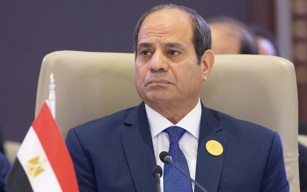 נשיא מצרים עבד אל־פתאח א־סיסי בפסגה הערבית בג'דה, ערב הסעודית, 19 במאי 2023 (צילום: Saudi Press Agency via AP)