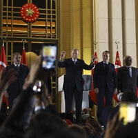 נשיא טורקיה רג'פ טאיפ ארדואן אחרי הניצחון בבחירות לנשיאות, 28 במאי 2023