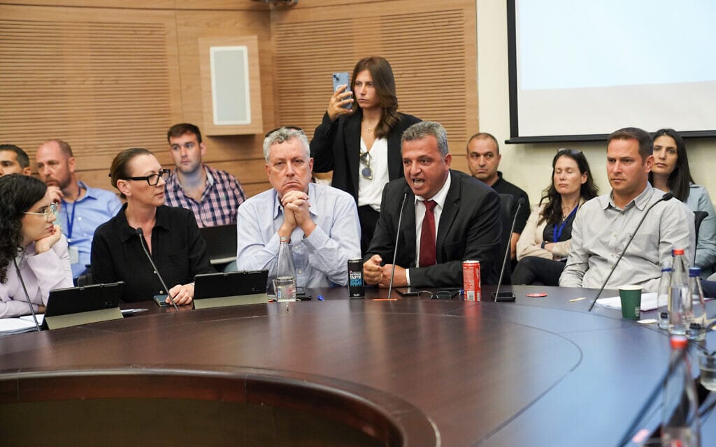 ראש עיריית ר״ג כרמל שאמה הכהן בדיון ועדת הכספים, 14 במאי 2023 (צילום: דני שם טוב, דוברות הכנסת) ראש עיריית ר״ג כרמל שאמה הכהן בדיון ועדת הכספים, 14 במאי 2023 (צילום: דני שם טוב, דוברות הכנסת)