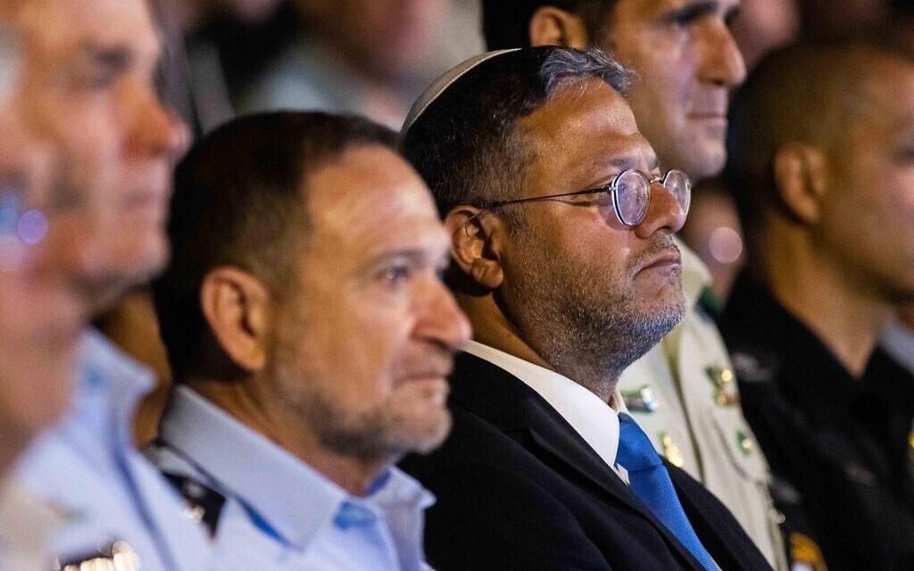 השר לביטחון לאומי איתמר בן גביר לצד מפכ"ל המשטרה קובי שבתאי, 2 במאי 2023 (צילום: Oren Ben Hakoon/Flash90)