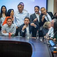 ראשי ראשויות מקומיות בדיון סוער בוועדת הכספים של הכנסת על הקמת קרן הארנונה, 14 במאי 2023 (צילום: אורן בן חקון/פלאש90)