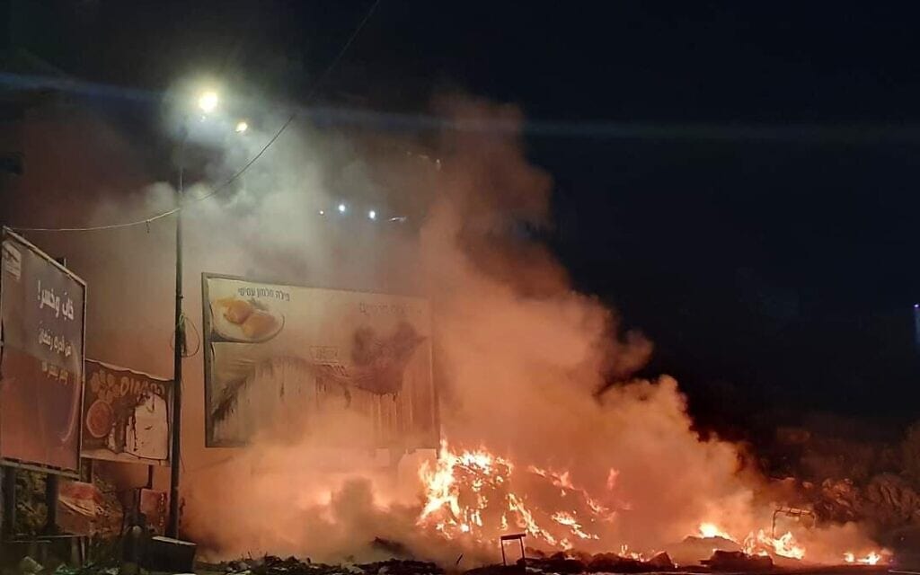 שריפת פסולת בטייבה, 14 במאי 2023 (צילום: באדיבות עמותת "אזרחים למען אוויר נקי")