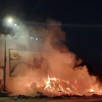 שריפת פסולת בטייבה, 14 במאי 2023 (צילום: באדיבות עמותת "אזרחים למען אוויר נקי")