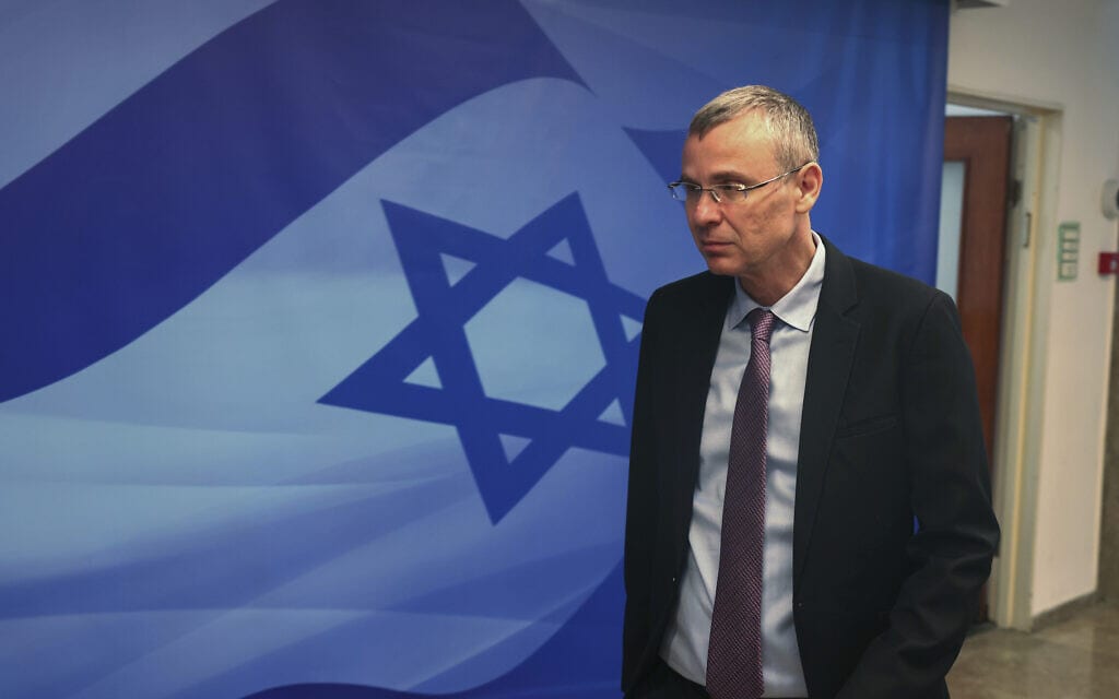 יריב לוין במשרד ראש הממשלה בירושלים, 11 ביוני 2023 (צילום: Menahem Kahana/Pool Photo via AP)