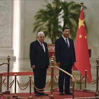 נשיא סין שי ג'ינפינג ויו"ר הרשות הפלסטינית מחמוד עבאס בבייג'ינג, 14 ביוני 2023