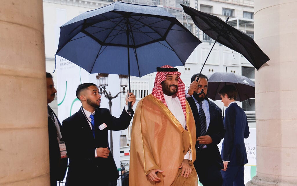 יורש העצר הסעודי מוחמד בן סלמאן בפריז, 22 ביוני 2023 (צילום: Ludovic Marin, Pool via AP)