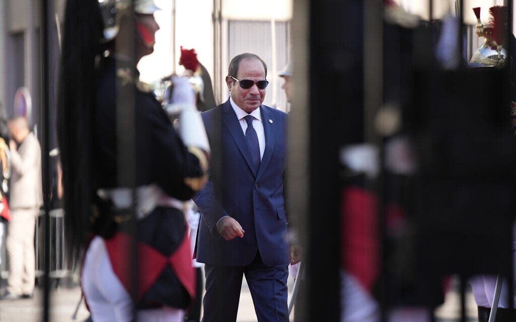 נשיא מצרים עבד אל־פתאח א־סיסי בפסגת האקלים בפריז, 23 ביוני 2023 (צילום: AP Photo/Lewis Joly, Pool)