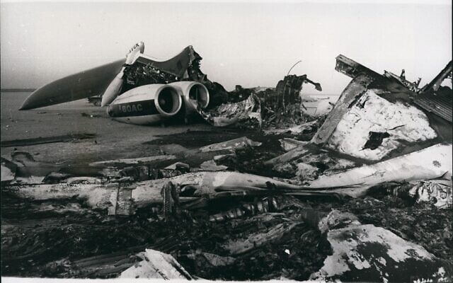 שרידים ממטוסי הנוסעים שנחטפו ופוצצו בשדה דוסון, ירדן, 9 בספטמבר 1970