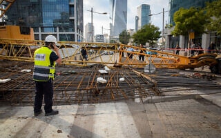 אילוסטרציה: קריסת מנוף באתר בנייה בתל אביב, 29 באוקטובר 2019 (צילום: Avshalom Shoshani/Flash90) אילוסטרציה: קריסת מנוף באתר בנייה בתל אביב, 29 באוקטובר 2019 (צילום: Avshalom Shoshani/Flash90)