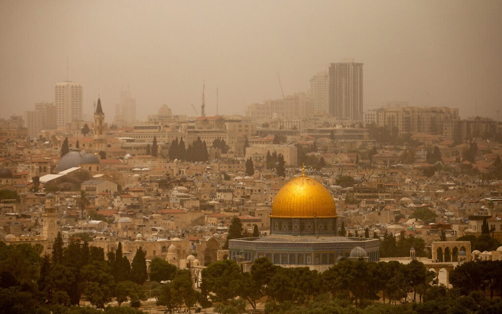 אובך כבד אופף את ירושלים, 22 במאי 2023 (צילום: פלאש90)