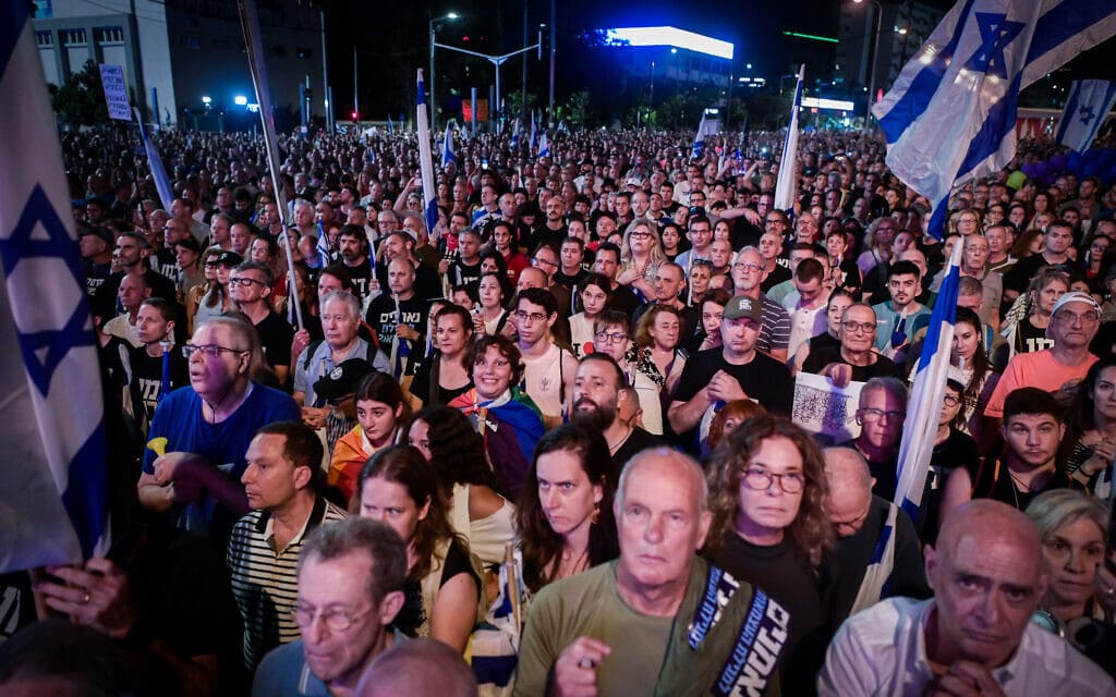 הפגנה נגד המהפכה המשפטית בקפלן, תל אביב, 3 ביוני 2023 (צילום: אבשלום ששוני/פלאש90)