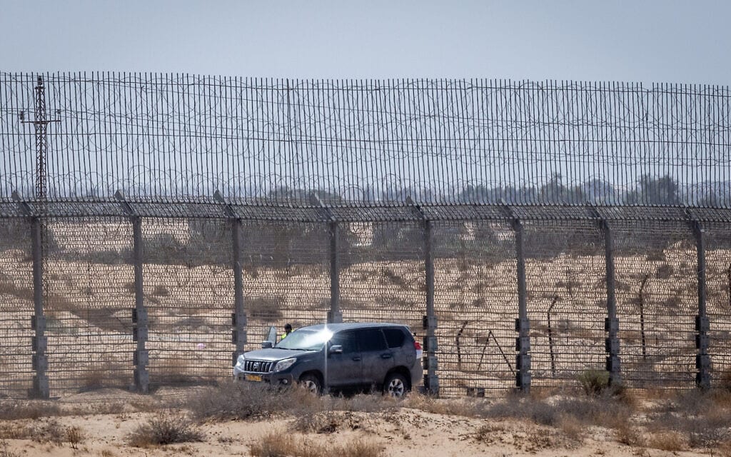 גדר ההפרדה בגבול ישראל מצרים (צילום: נתי שוחט/פלאש90)