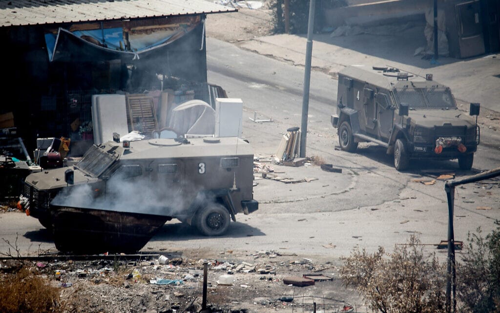 כלי רכב של צה&#8221;ל בג&#8217;נין במהלך הלחימה עם הפלסטינים במקום, 19 ביוני 2023 (צילום: Nasser Ishtayeh/Flash90)