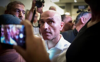 עו”ד אפי נוה בבחירות לראשות לשכת עורכי הדין, 20 ביוני 2023 (צילום: אבשלום ששוני/פלאש90) עו”ד אפי נוה בבחירות לראשות לשכת עורכי הדין, 20 ביוני 2023 (צילום: אבשלום ששוני/פלאש90)