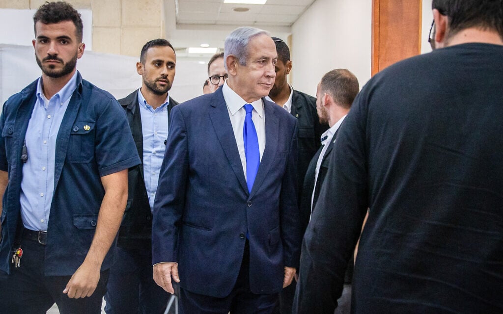 ראש הממשלה בנימין נתניהו בבית המשפט המחוזי בירושלים, 25 ביוני 2023 (צילום: אורן בן חקון [פול])