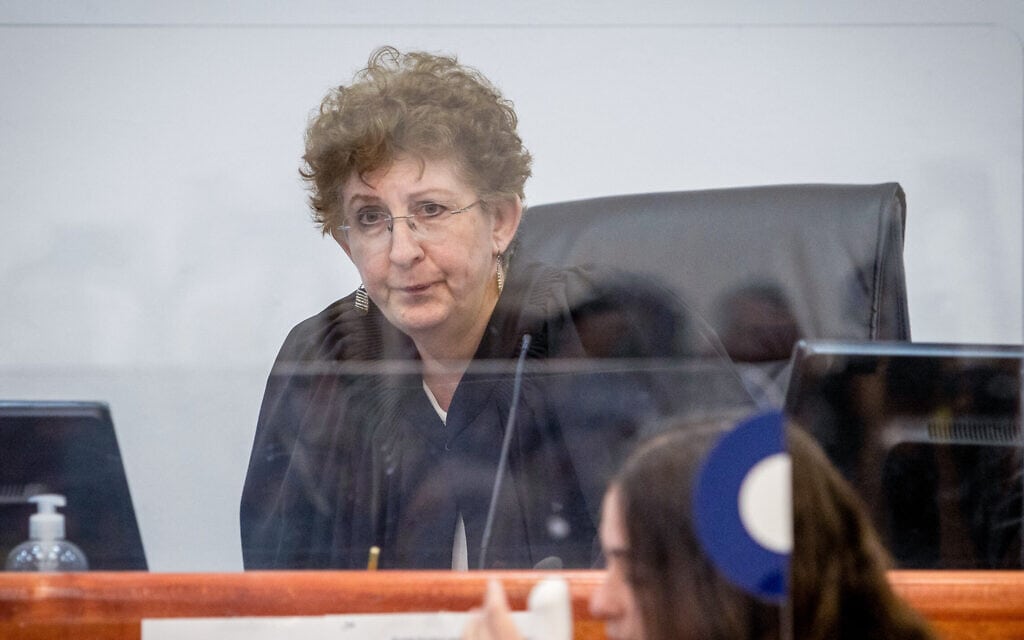 השופט רבקה פרידמן-פלדמן, ראש הרכב השופטים במשפט נתניהו, בבית המשפט המחוזי בירושלים, 25 ביוני 2023 (צילום: אורן בן חקון/פול)