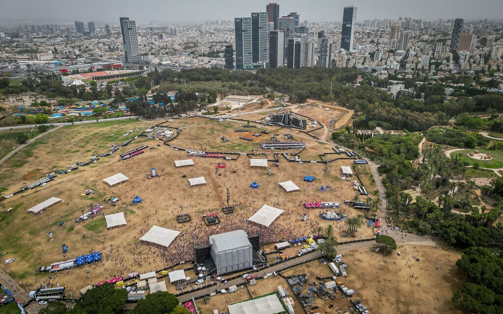 אלפים במסיבת גאווה בפארק הירקון. 9 ביוני 20223 (צילום: Omer Fichman/Flash90) אלפים במסיבת גאווה בפארק הירקון. 9 ביוני 20223 (צילום: Omer Fichman/Flash90)