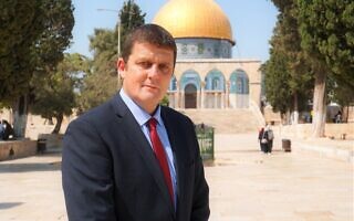 ח”כ עמית הלוי בהר הבית בספטמבר 2020 (צילום: חיים קרויזר, מטה ארגוני המקדש) ח”כ עמית הלוי בהר הבית בספטמבר 2020 (צילום: חיים קרויזר, מטה ארגוני המקדש)