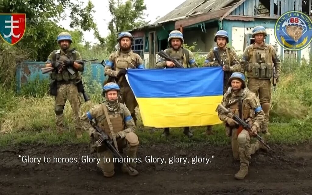 שחרור כפר במתקפת הנגד האוקראינית, צילום מסך מסרטון של AP