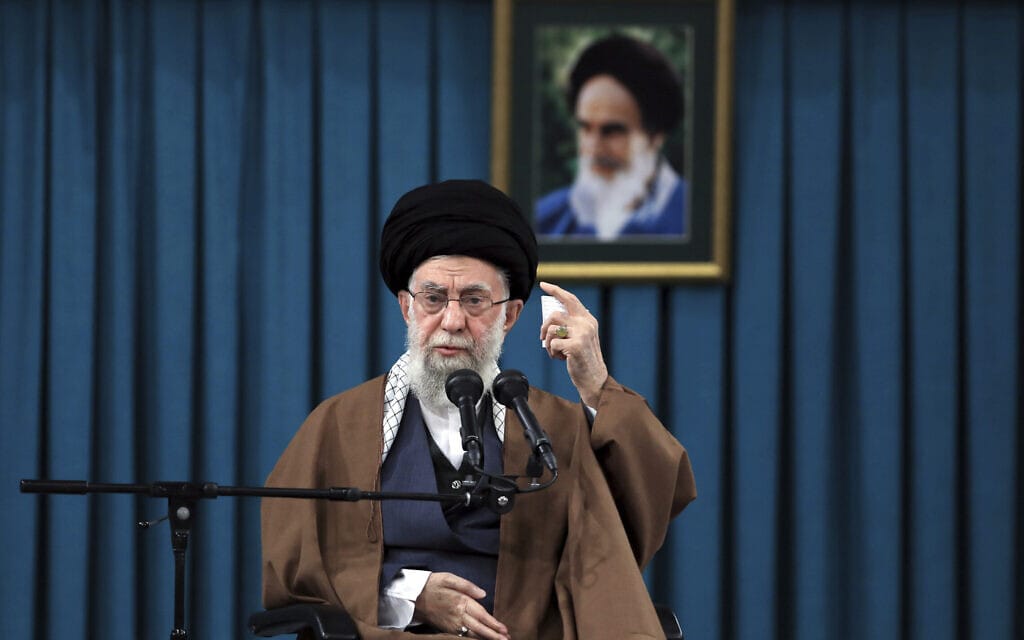 האייתוללה עלי ח'אמנאי (צילום: Office of the Iranian Supreme Leader via AP)