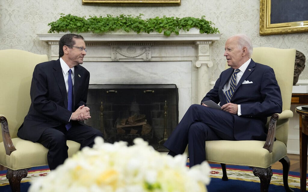 הנשיא יצחק הרצוג ונשיא ארצות הברית ג&#039;ו ביידן בבית הלבן, 18 ביולי 2023 (צילום: AP Photo/Susan Walsh)