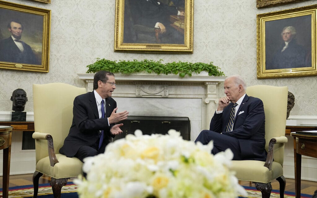 הנשיא יצחק הרצוג ונשיא ארצות הברית ג'ו ביידן בבית הלבן, 18 ביולי 2023 (צילום: AP Photo/Susan Walsh)