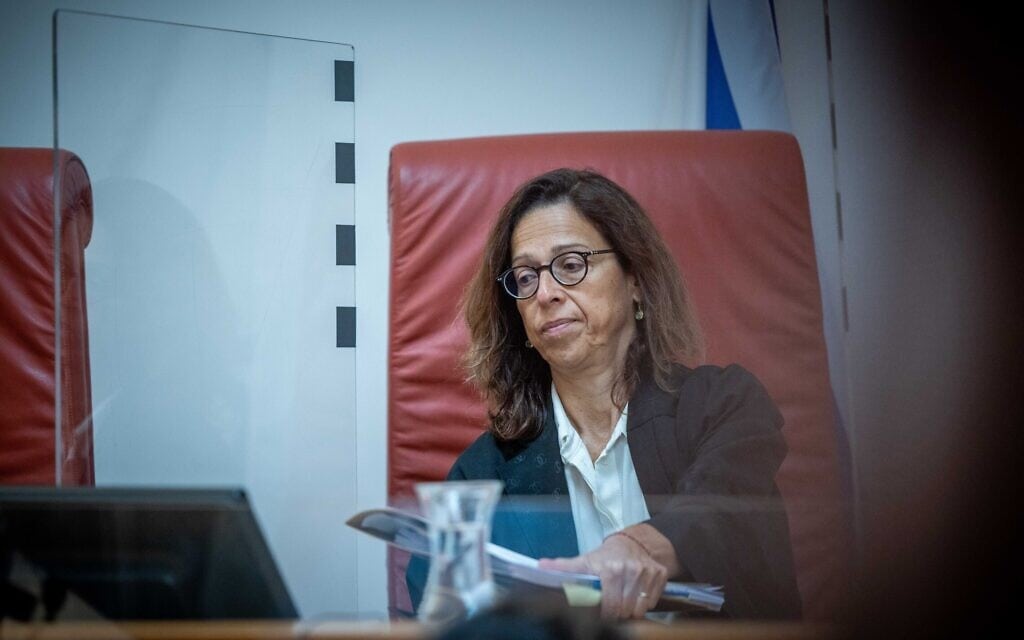 השופטת רות רונן בבית המשפט העליון בירושלים, 23 באוגוסט 2022 (צילום: יונתן זינדל, פלאש 90)