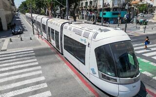 הרכבת הקלה בנסיעת מבחן בתל אביב, 17 במאי 2023 (צילום: עומר פיכמן/פלאש90) הרכבת הקלה בנסיעת מבחן בתל אביב, 17 במאי 2023 (צילום: עומר פיכמן/פלאש90)