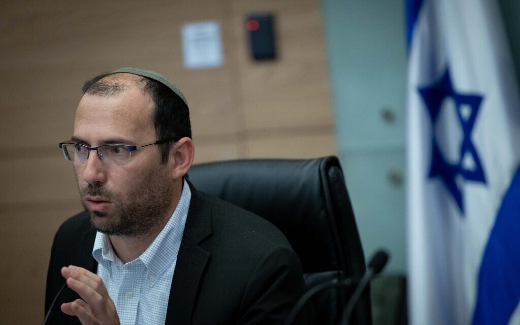ח&quot;כ שמחה רוטמן מנהל ישיבה של ועדת החוקה של הכנסת, 17 ביולי 2023 (צילום: יונתן זינדל, פלאש90)
