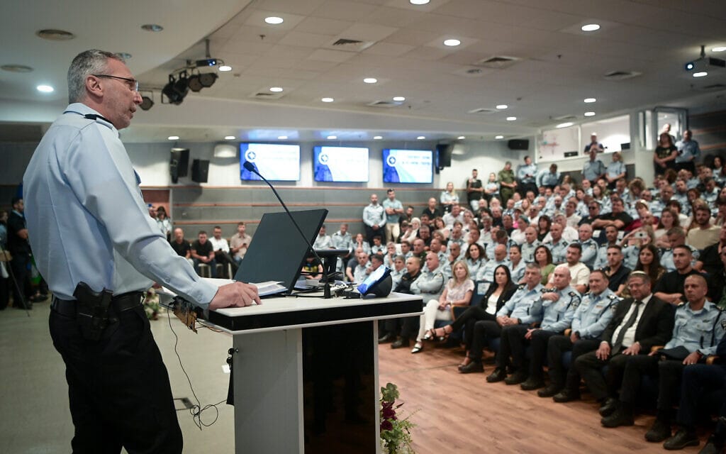 ניצב עמי אשד בטקס החלפת מפקד מחוז תל אביב. 19 ביולי 2023 (צילום: Avshalom Sassoni/Flash90) ניצב עמי אשד בטקס החלפת מפקד מחוז תל אביב. 19 ביולי 2023 (צילום: Avshalom Sassoni/Flash90)