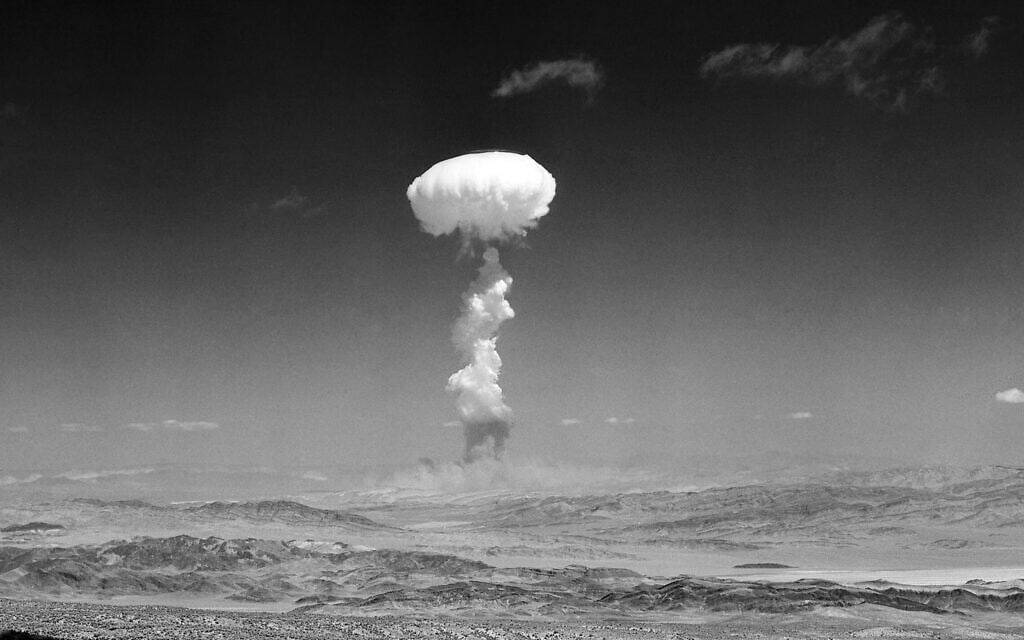אילוסטרציה: ניסוי גרעיני בנבדה, ארה"ב, 22 באפריל 1952 (צילום: AP Photo)