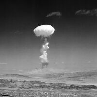 אילוסטרציה: ניסוי גרעיני בנבדה, ארה"ב, 22 באפריל 1952 (צילום: AP Photo)