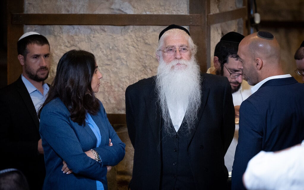 השר מאיר פרוש לצד השרה מירי רגב בירושלים, 21 במאי 2023 (צילום: יונתן זינדל פלאש90) השר מאיר פרוש לצד השרה מירי רגב בירושלים, 21 במאי 2023 (צילום: יונתן זינדל פלאש90)
