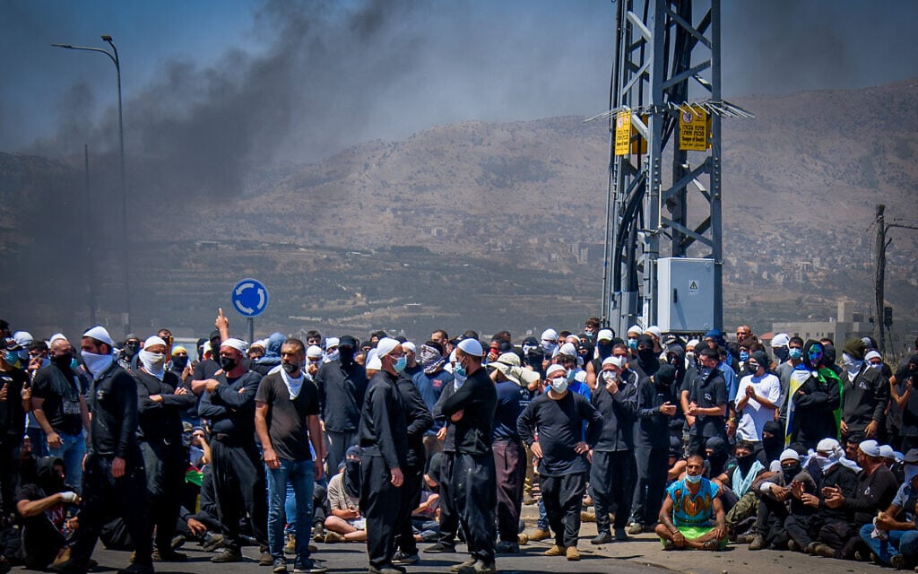 הפגנה של דרוזים בכפר מסעדה נגד הקמת טורבינות בצפון רמת הגולן. 21 ביוני 2023 (צילום: Ayal Margolin/Flash90)