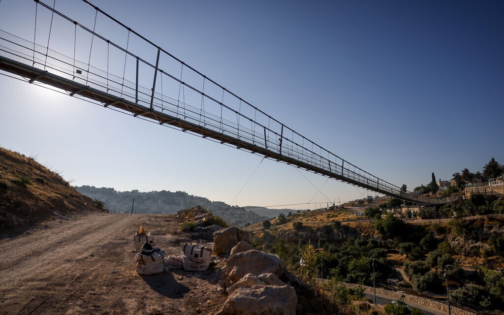 הגשר התלוי מעל גיא בן הינום (צילום: Chaim Goldberg/Flash90)