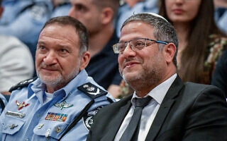 השר לביטחון לאומי איתמר בן גביר והמפכ"ל קובי שבתאי (צילום: אבשלום ששוני/פלאש90) השר לביטחון לאומי איתמר בן גביר והמפכ"ל קובי שבתאי (צילום: אבשלום ששוני/פלאש90)