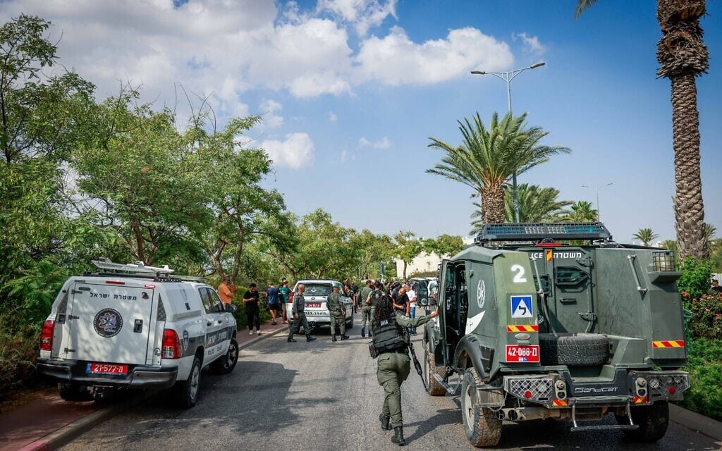 כוחות הביטחון בזירת פיגוע הירי במעלה אדומים, 1 באוגוסט 2023 (צילום: חיים גולדברג/פלאש90) כוחות הביטחון בזירת פיגוע הירי במעלה אדומים, 1 באוגוסט 2023 (צילום: חיים גולדברג/פלאש90)