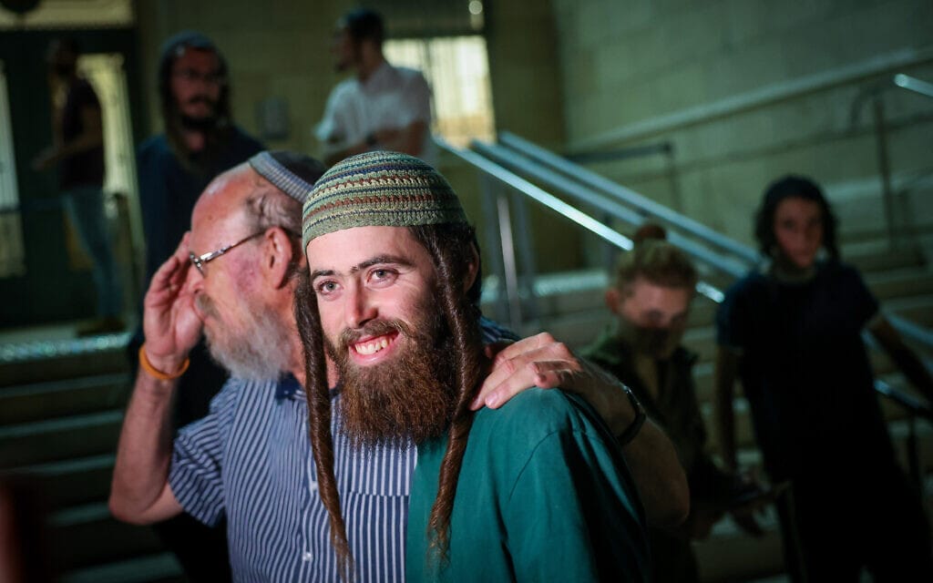 אלישע ירד לאחר שחרורו ממעצר, 9 באוגוסט 2023 (צילום: חיים גולדברג/פלאש90)