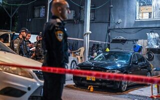המשטרה בזירת אירוע הירי בכפר כנא שבו נפצעו קשה שישה בני משפחה, 26 באוגוסט 2023 (צילום: פלאש90) המשטרה בזירת אירוע הירי בכפר כנא שבו נפצעו קשה שישה בני משפחה, 26 באוגוסט 2023 (צילום: פלאש90)