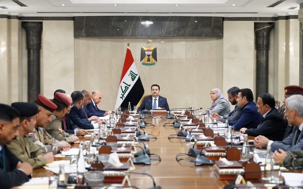 ישיבת מועצת הביטחון הלאומי של עיראק בראשות ראש הממשלה מוחמד שיאע א-סודאני בדיון על הקמת כור גרעיני חדש, 30 באוגוסט 2023 (צילום: דוברות רמטכ"ל עיראק)