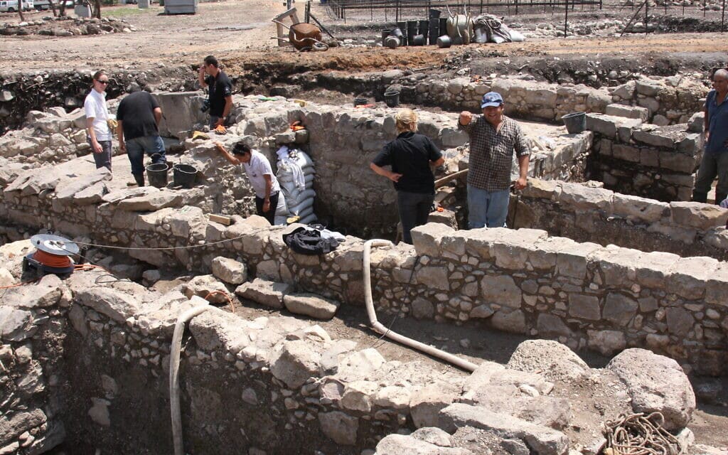 מגדלא במהלך חפירות ארכיאולוגיות (צילום: שמואל בר־עם)