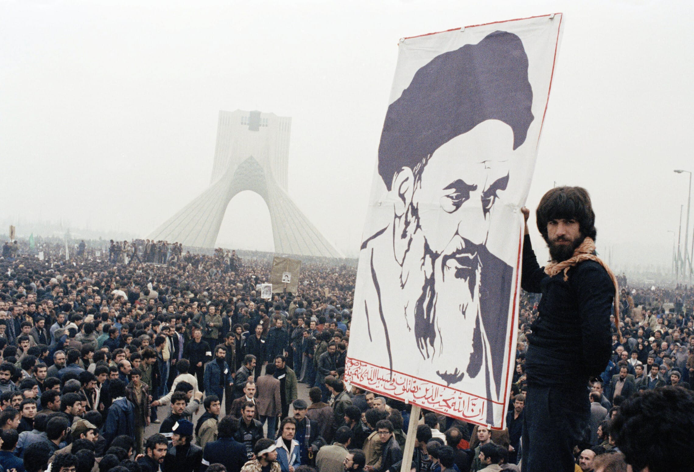 הפגנה נגד השאה בטהרן, חודשים ספורים לפני המהפכה האיראנית, 9 באוקטובר 1978 (צילום: AP Photo)
