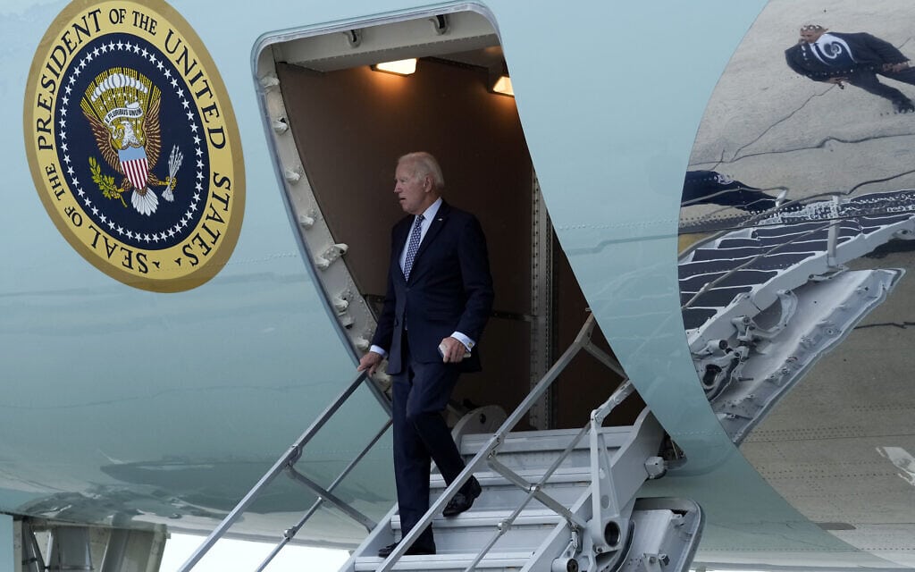 נשיא ארה"ב ג'ו ביידן בנמל התעופה הבינלאומי ג'ון פ. קנדי ​​בניו יורק, 17 בספטמבר 2023 (צילום: AP Photo/Susan Walsh)