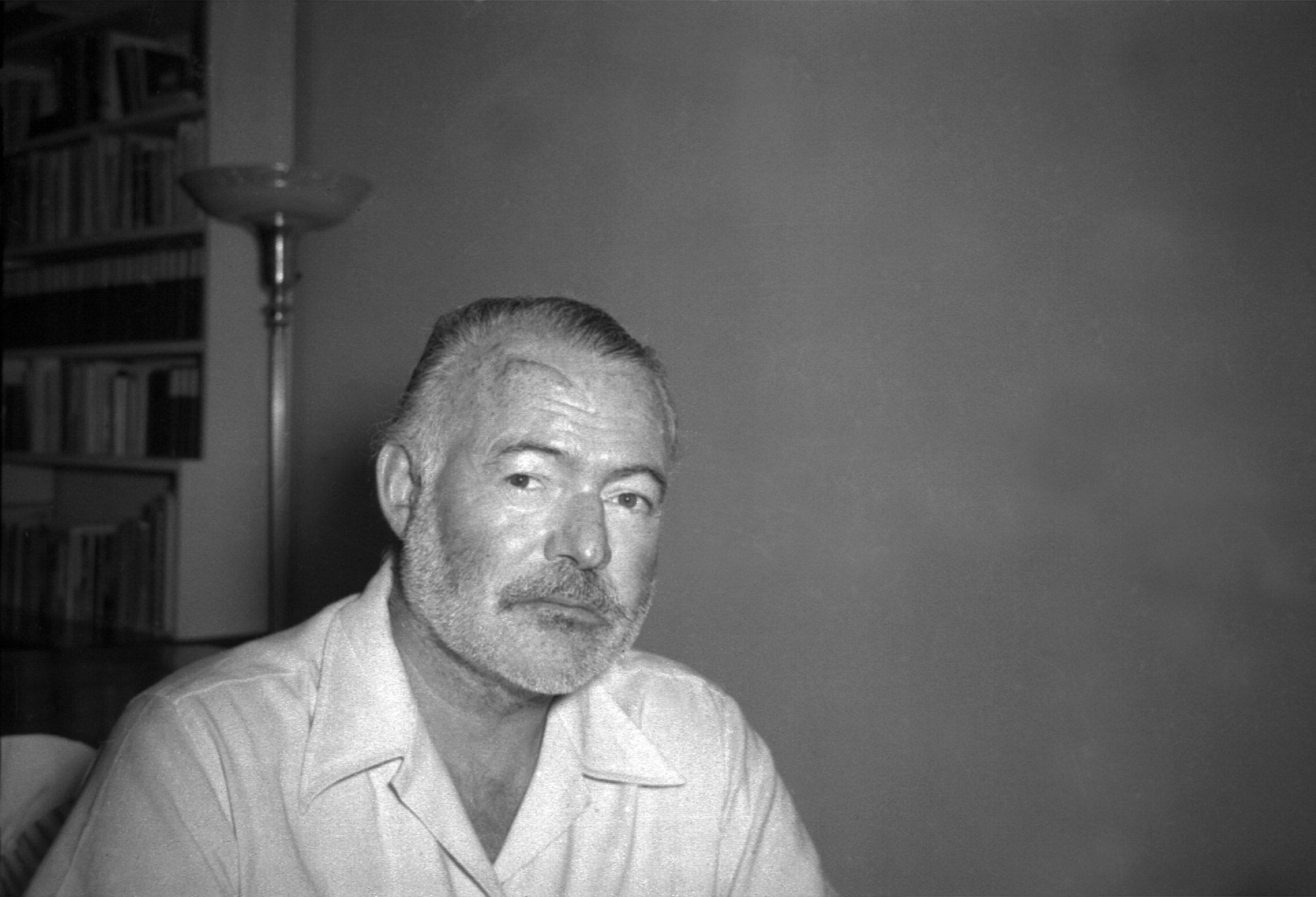 הסופר ארנסט המינגוויי בקובה, 21 באוגוסט 1950 (צילום: AP)